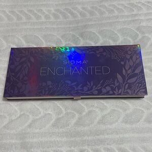 ❄️ Sigma Enchanted‎ Eyeshadow Palette